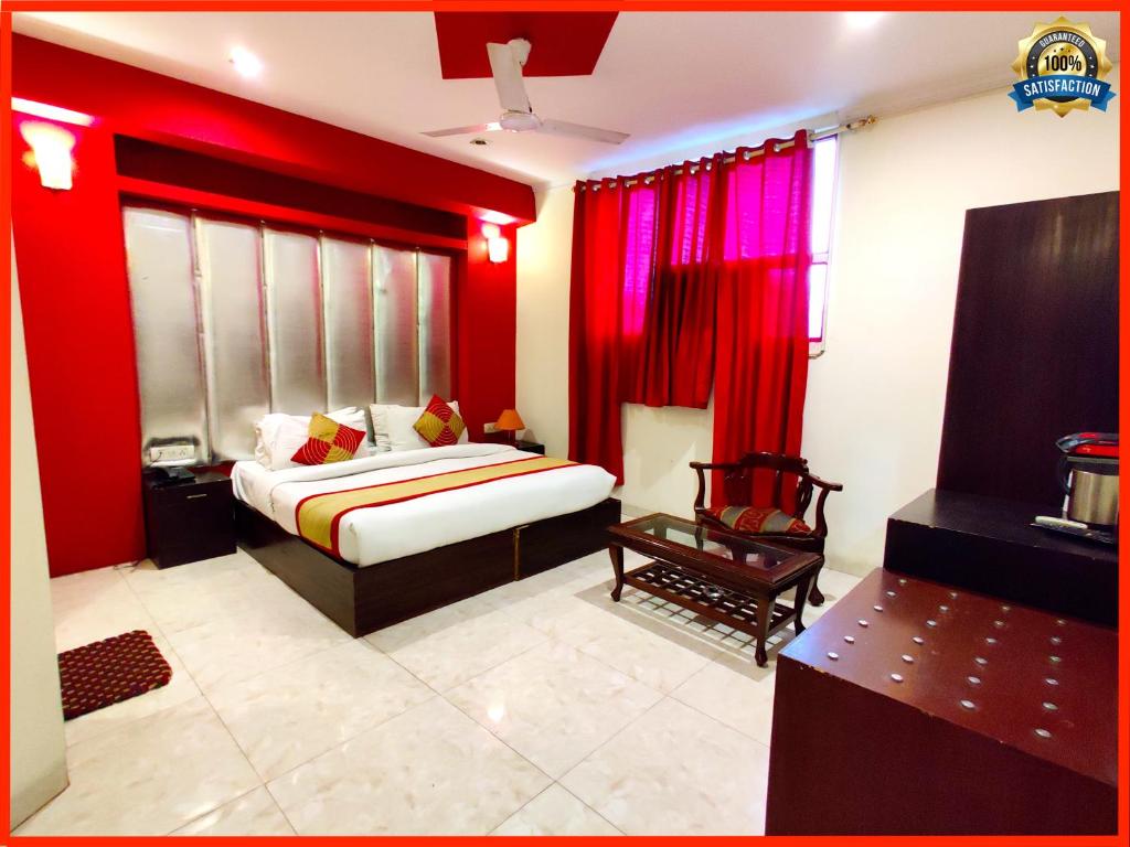 Двухместный (Двухместный номер Делюкс с 1 кроватью или 2 отдельными кроватями) отеля Hotel Unistar, Нью-Дели