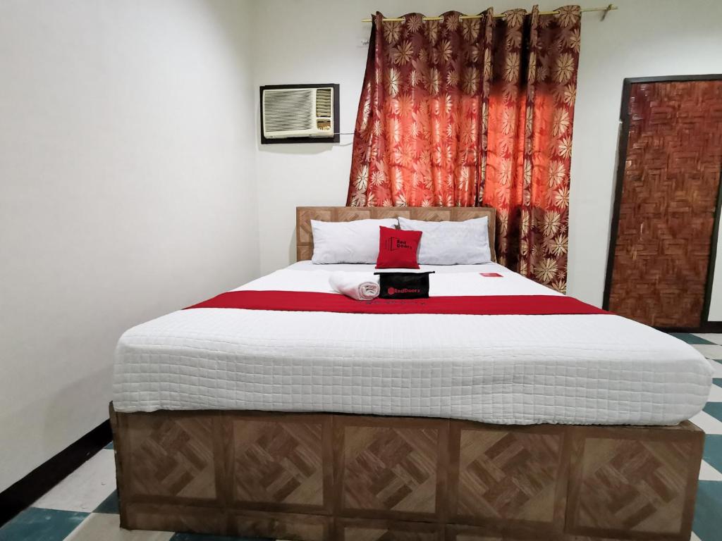 Двухместный (Двухместный номер с 1 кроватью) отеля RedDoorz near Damosa Lanang Davao, Давао