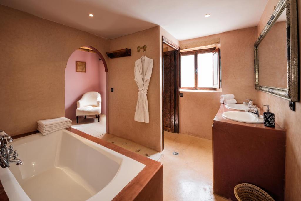 Двухместный (Стандартный двухместный номер с 1 кроватью или 2 отдельными кроватями) курортного отеля Le Village du Toubkal, Имлиль