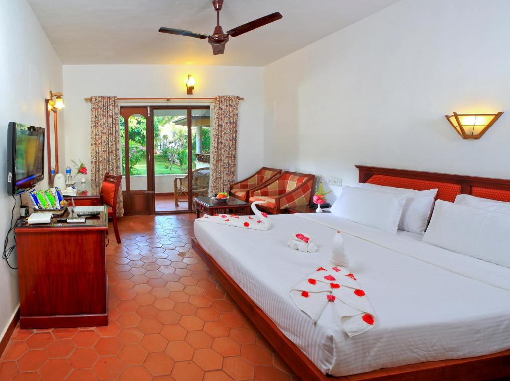 Двухместный (Улучшенный двухместный номер с 1 кроватью или 2 отдельными кроватями) курортного отеля Abad Harmonia Ayurvedic Beach Resort, Ковалам
