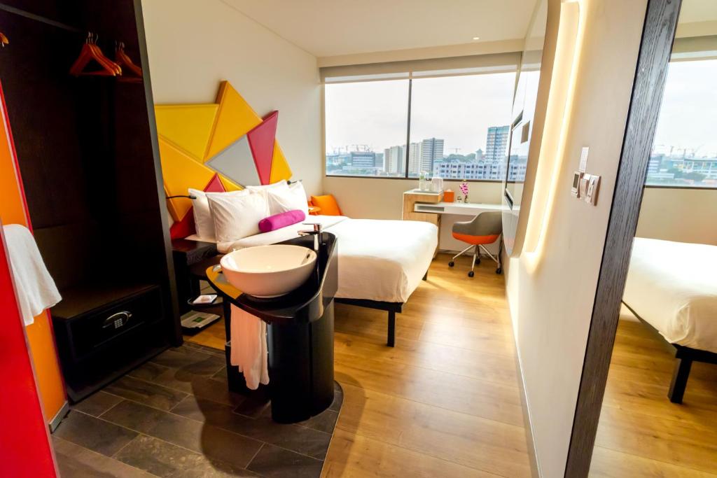 Двухместный (Стандартный номер с 1 кроватью размера «queen-size») отеля Ibis Styles Singapore On Macpherson, Сингапур (город)