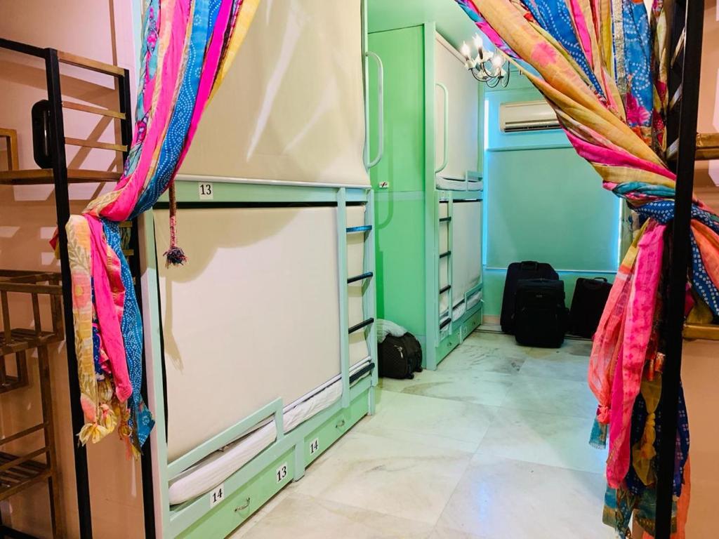 Номер (8 Single Pods dormitory) хостела Tobo Stays, Нью-Дели