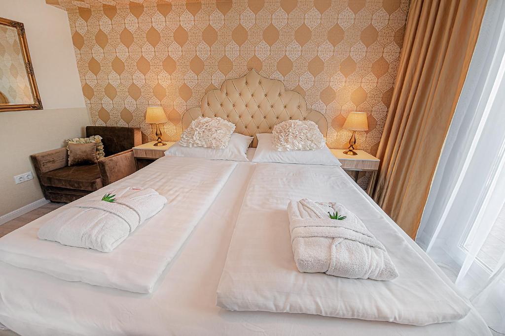 Двухместный (Улучшенный двухместный номер с 1 кроватью или 2 отдельными кроватями и террасой) отеля Hotel Casablanca, Тата