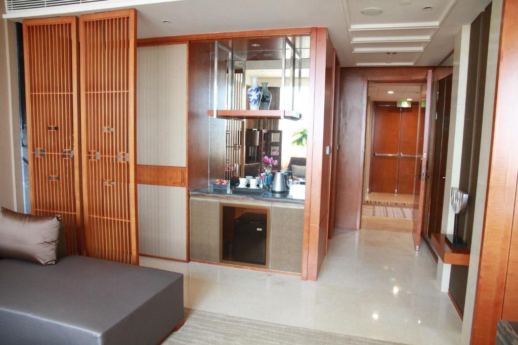 Двухместный (Номер Делюкс с кроватью размера «queen-size») отеля Chengdu Airport Hotel, Чэнду