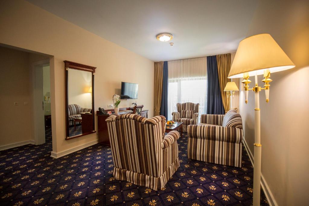 Апартаменты (Улучшенные апартаменты) отеля Grand Hotel Tornik, Златибор