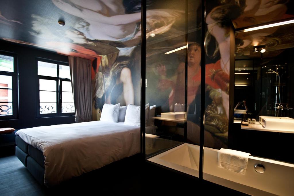 Двухместный (Двухместный номер Делюкс с 1 кроватью, кондиционером и видом на собор) отеля HotelO Kathedral, Антверпен