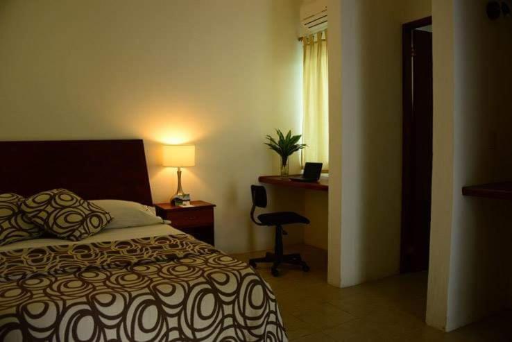 Двухместный (Номер Делюкс с кроватью размера «king-size») отеля NAH SAM CHAK La Casa Rosada, Тапачула