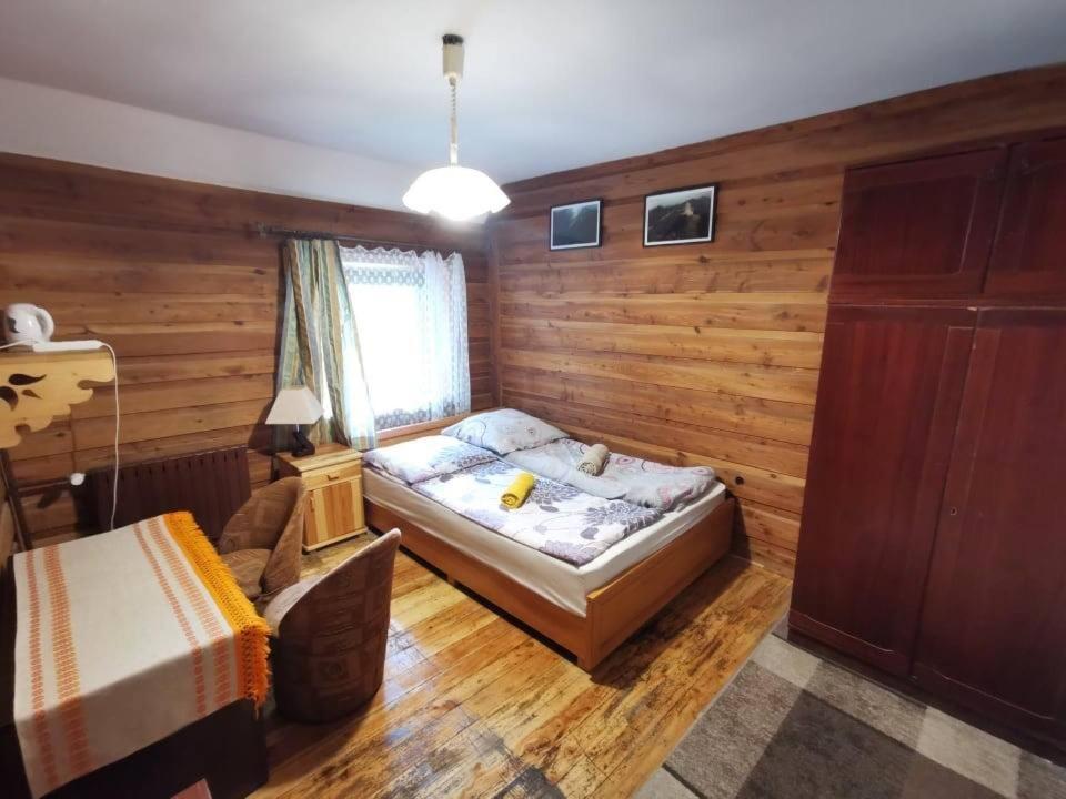 Двухместный (Двухместный номер с 1 кроватью и собственной ванной комнатой) семейного отеля Base Camp 2 Zakopane, Закопане