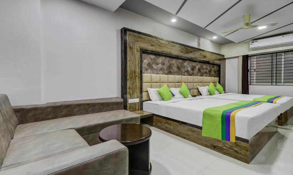 Двухместный ([Sanitized] Deluxe Double Room) отеля Hotel Sahara Suites, Бангалор