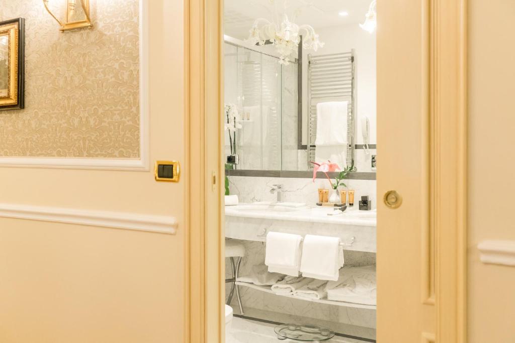 Двухместный (Классический двухместный номер с 1 кроватью или 2 отдельными кроватями) отеля Grand Hotel Majestic gia' Baglioni, Болонья