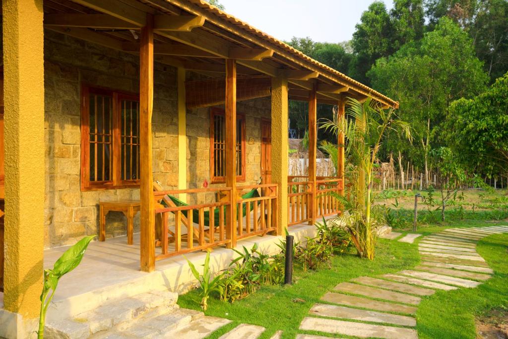 Двухместный (Двухместный номер с 1 кроватью, вид на сад) курортного отеля Island Lodge Phu Quoc, Дуонг-Донг