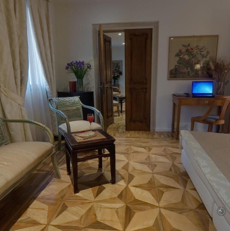 Двухместный (Улучшенный двухместный номер с 1 кроватью или 2 отдельными кроватями) отеля Ca' Nigra Lagoon Resort, Венеция