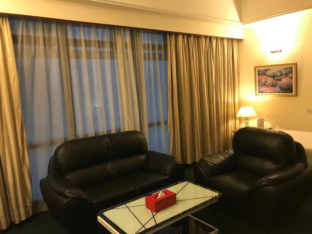 Сьюит (Premier Superior Suite), Queens Service Suite @ Times Square