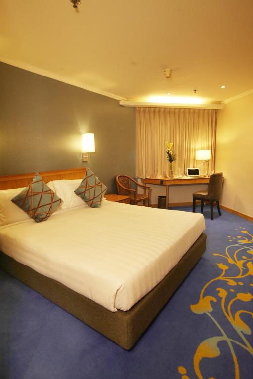 Двухместный (Номер «Премиум» с кроватью размера «queen-size») отеля The Kimberley Hotel, Гонконг (город)