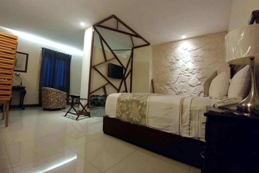 Двухместный (Executive King Room with King Bed - Non-Smoking) отеля Best Western Gran Plaza, Игуала-де-ла-Индепенденсия