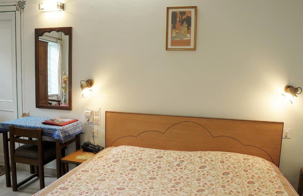 Двухместный (Улучшенный двухместный номер с 1 кроватью или 2 отдельными кроватями) отеля Tara Niwas, Джайпур