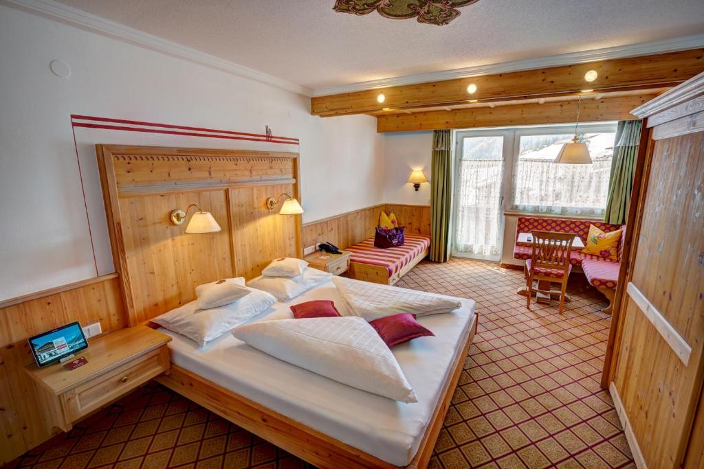 Двухместный (Двухместный номер с видом на ледник) отеля Alpenbad Hotel Hohenhaus, Тукс