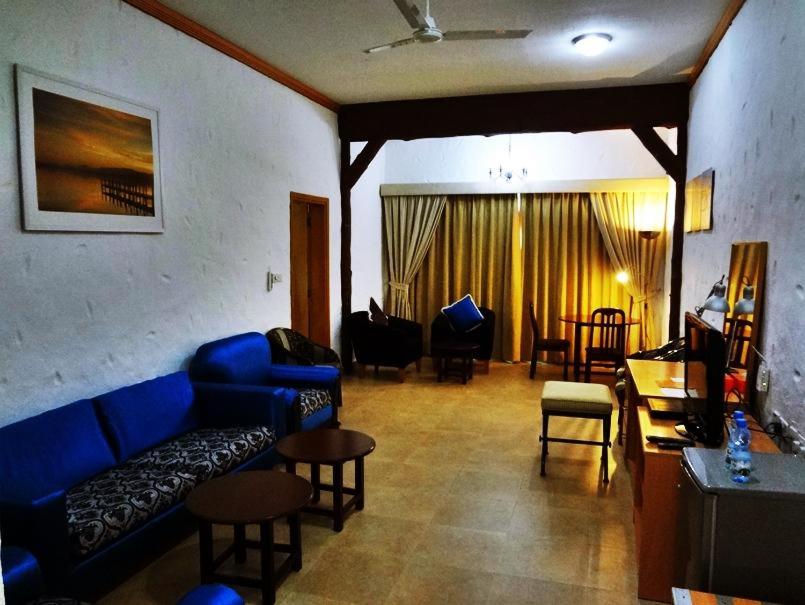 Двухместный (Двухместный номер Делюкс с 1 кроватью и видом на море) отеля Safari Village, Маскат