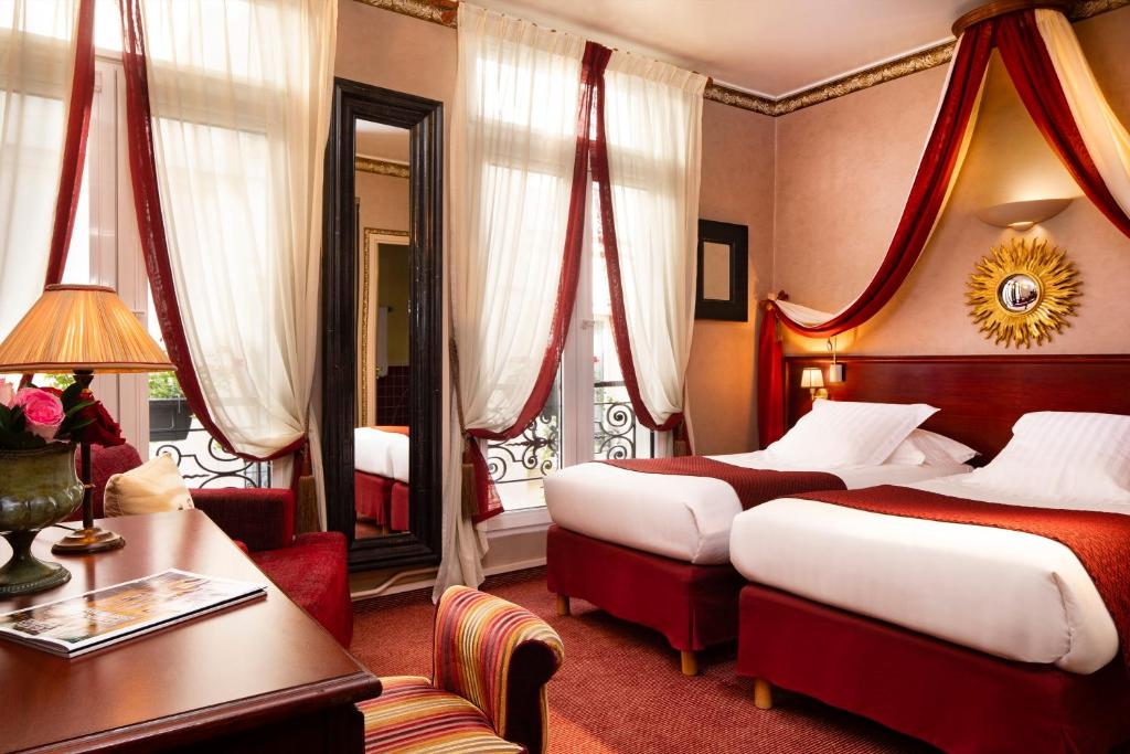 Двухместный (Улучшенный номер) отеля Hotel Britannique, Париж