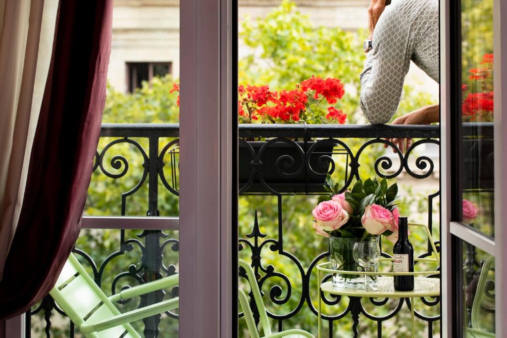 Двухместный (Номер Делюкс с балконом) отеля Hotel Britannique, Париж