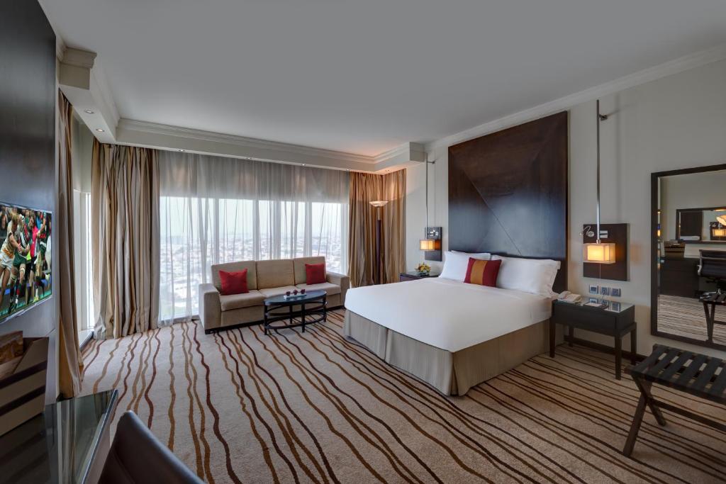 Двухместный (Номер «Премиум» с кроватью размера «king-size») отеля Media Rotana Dubai, Дубай