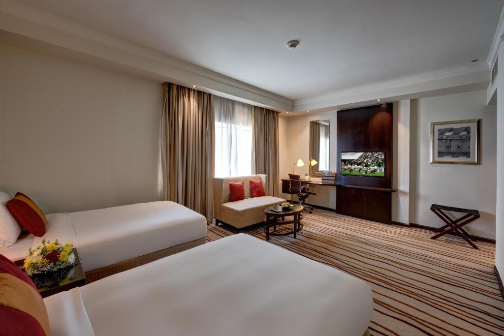 Двухместный (Двухместный номер «Премиум» с 2 отдельными кроватями) отеля Media Rotana Dubai, Дубай