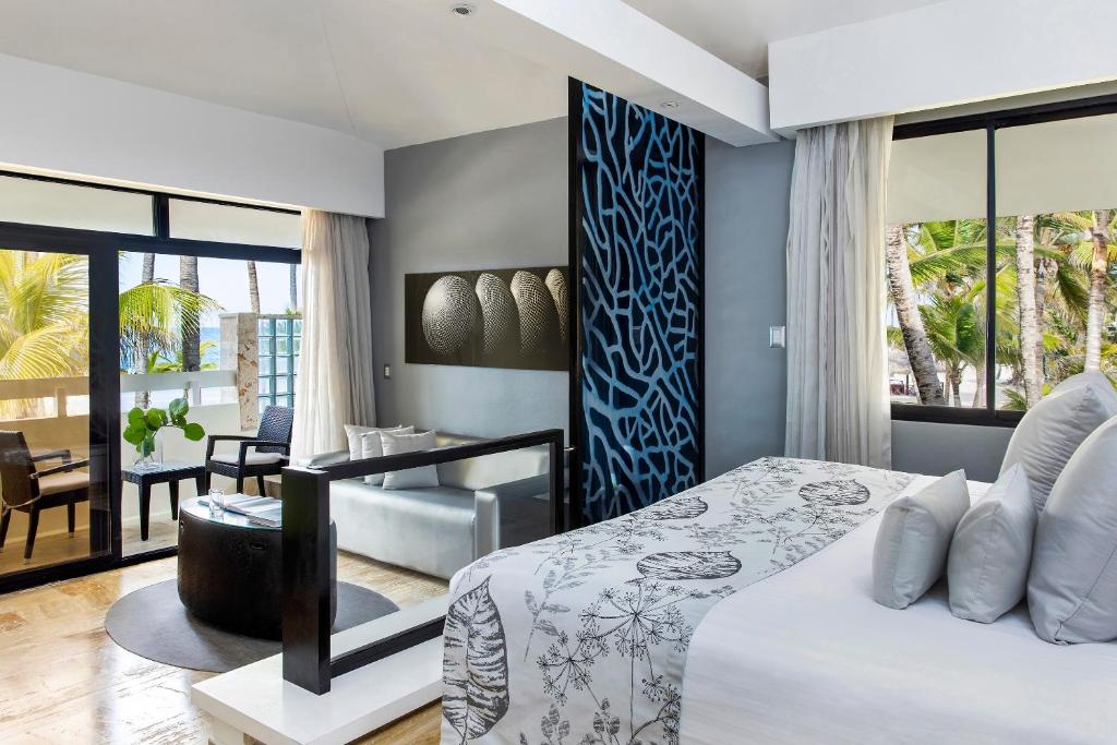 Сьюит (Люкс «Роял Сервис», вид на океан) курортного отеля Paradisus Punta Cana Resort, Пунта-Кана