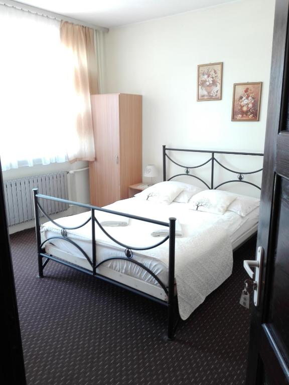 Двухместный (Улучшенный двухместный номер с 1 кроватью или 2 отдельными кроватями и террасой) семейного отеля Bed & Breakfast Zeglarz, Гдыня