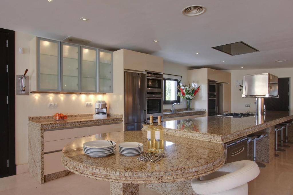 Вилла (Вилла с 10 спальнями), VILLA 10 bedrooms NEW GOLDEN MILE, MARBELLA