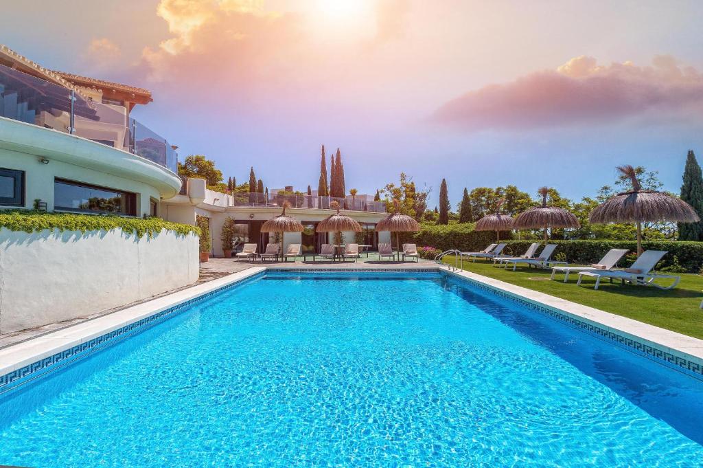 Вилла (Вилла с 10 спальнями), VILLA 10 bedrooms NEW GOLDEN MILE, MARBELLA