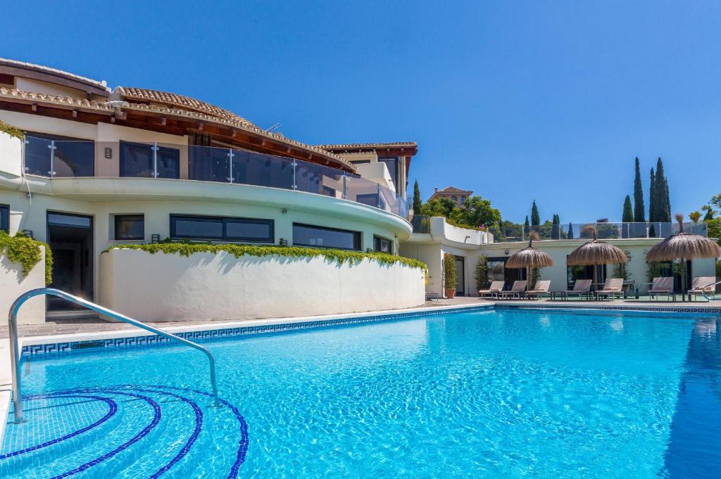 Вилла (Вилла с 10 спальнями), VILLA 10 bedrooms NEW GOLDEN MILE, MARBELLA