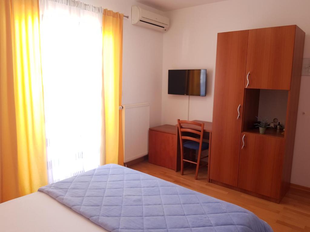 Двухместный (Двухместный номер с 1 кроватью и балконом, вид на море) отеля Pansion Comfort Bok, Новалья