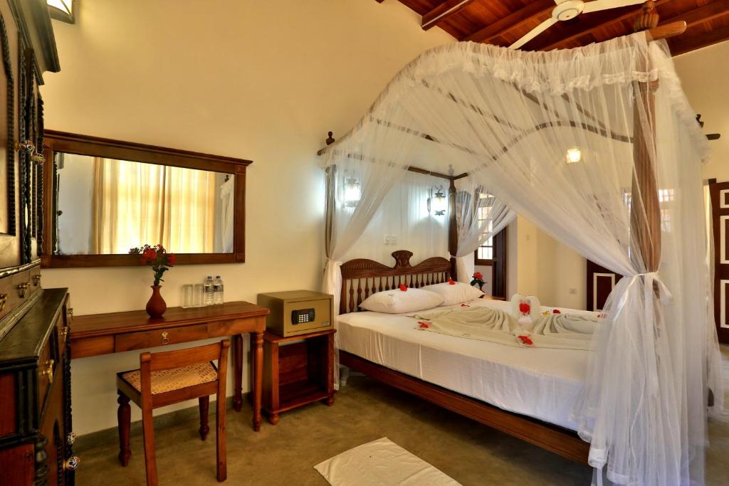 Двухместный (Номер с кроватью размера «king-size» и балконом) отеля Panchi Villa, Бентота