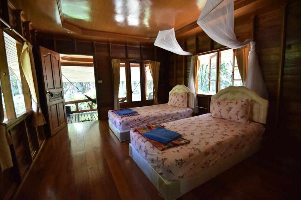 Двухместный (Стандартный двухместный номер с 2 отдельными кроватями) гостевого дома Namtok Bungalows, Ко-Йао-Нои