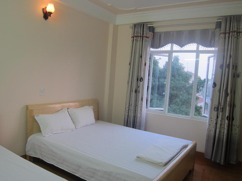 Двухместный (Улучшенный двухместный номер с 1 кроватью) отеля Thanh Son Noi Bai Airport Hotel, Ханой