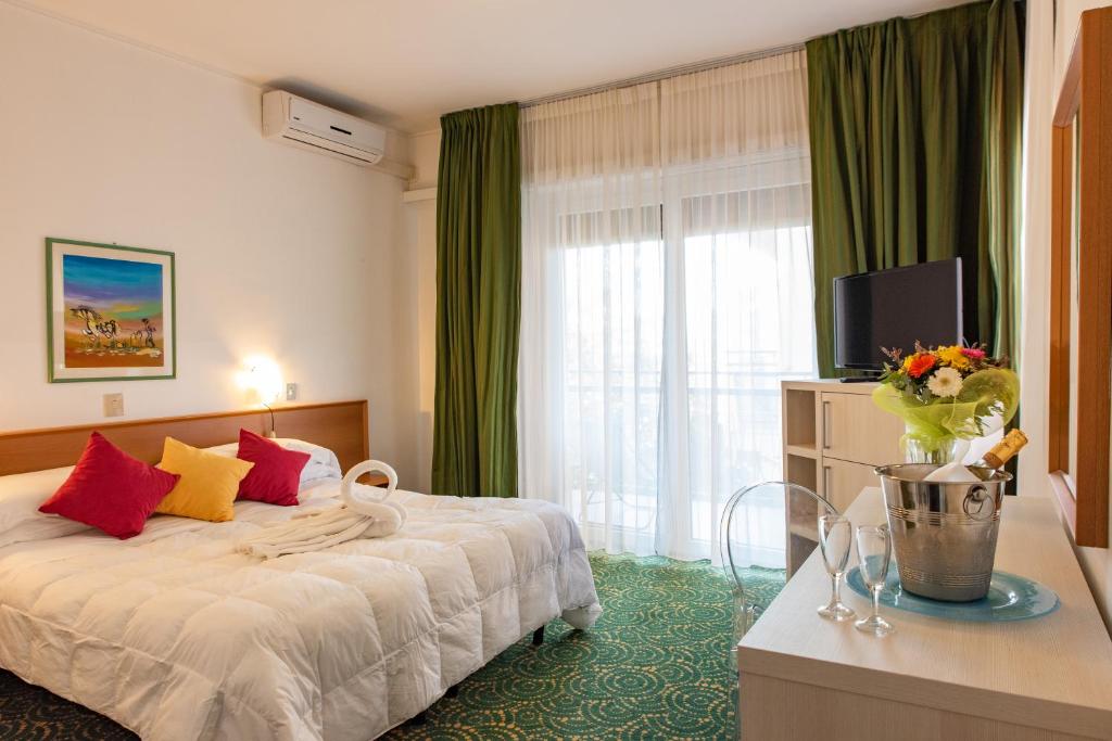 Двухместный (Стандартный двухместный номер с 1 кроватью или 2 отдельными кроватями) отеля Hotel Principe, Сан-Ремо