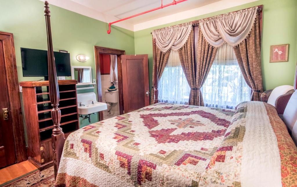 Двухместный (Номер с кроватью размера «king-size»), The Edgewater Hotel