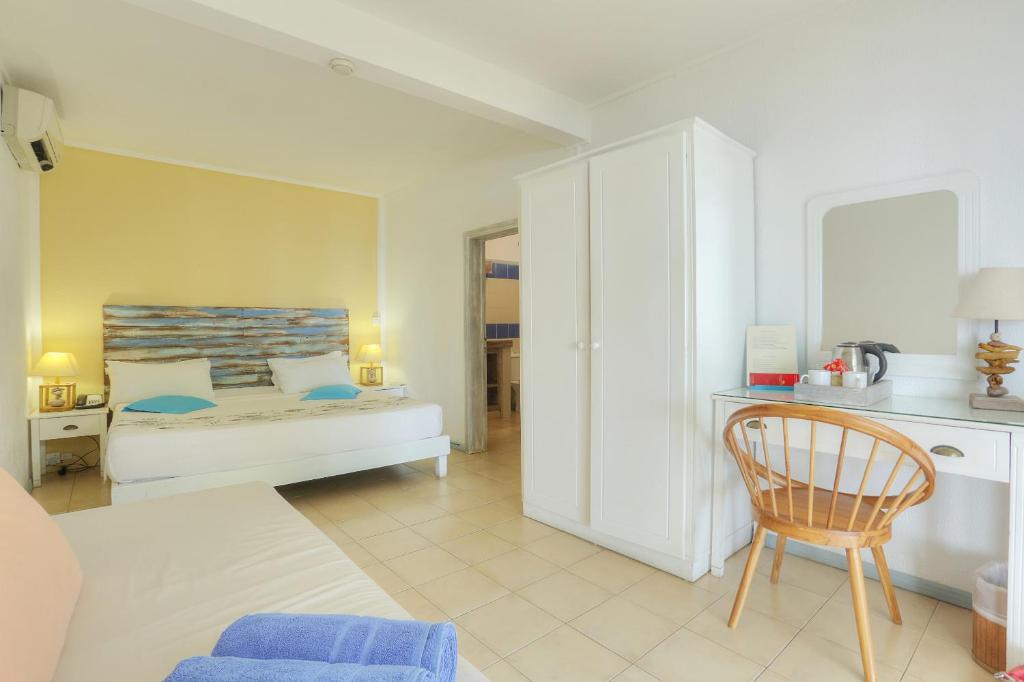 Двухместный (Стандартный двухместный номер с 1 кроватью и видом на море) отеля Cocotiers Hotel – Mauritius, Порт-Луи