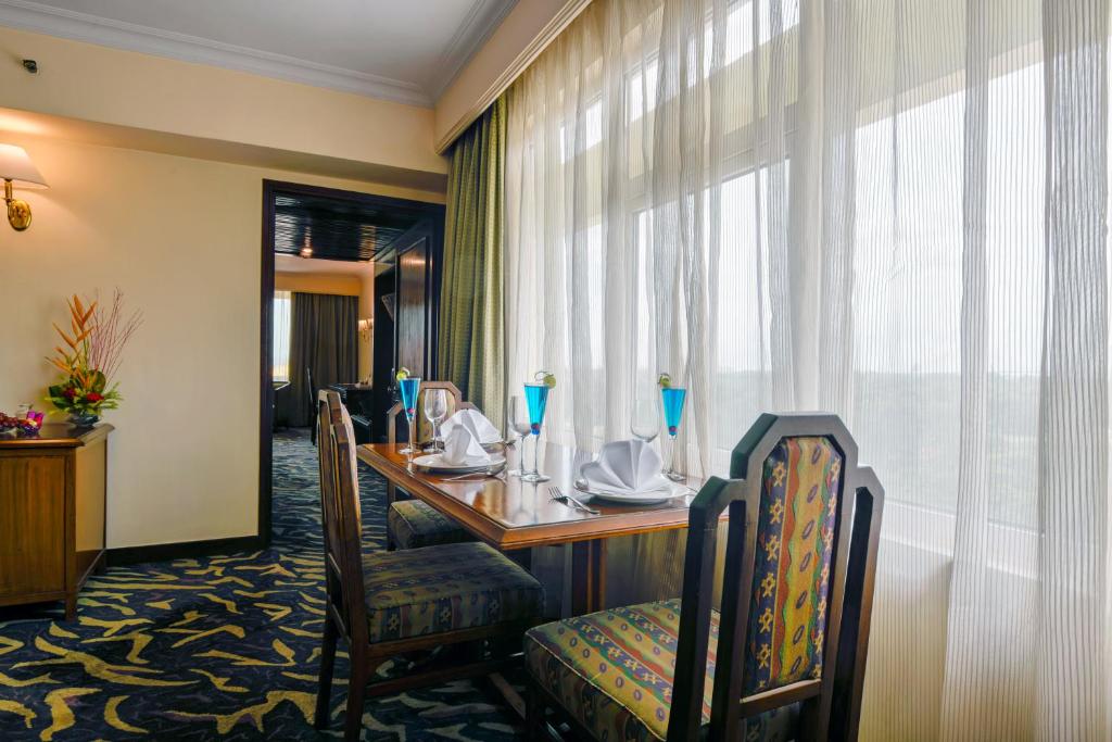 Сьюит (Suite - 20% discount on F&B), The Peerless Inn