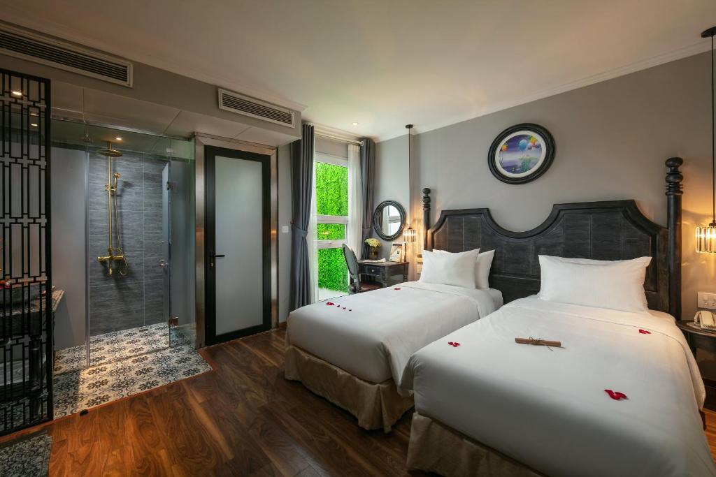 Двухместный (Улучшенный двухместный номер с 1 кроватью или 2 отдельными кроватями) отеля Shining Central Hotel & Spa, Ханой