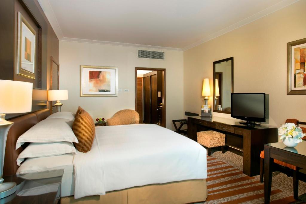 Двухместный (Классический номер с кроватью размера «king-size») отеля Roda Al Murooj Hotel, Дубай