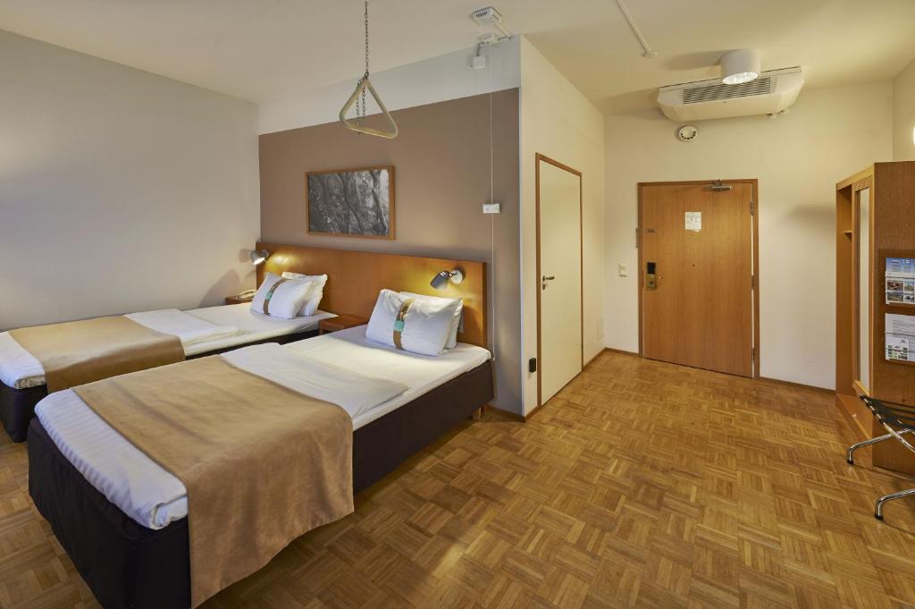 Двухместный (Двухместный номер с 2 отдельными кроватями - Подходит для гостей с ограниченными физическими возможностями) отеля Holiday Inn Helsinki-Vantaa Airport, Вантаа