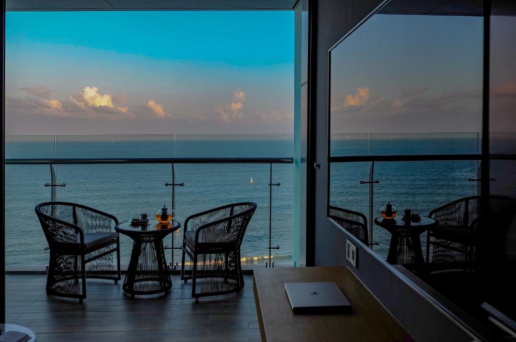 Двухместный (Двухместный номер Делюкс с 2 отдельными кроватями и видом на океан) отеля Sel de Mer Hotel & Suites, Дананг