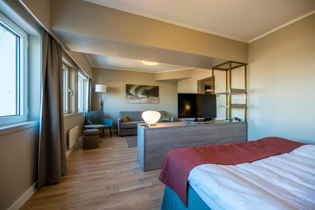 Двухместный (Улучшенный двухместный номер с 1 кроватью или 2 отдельными кроватями) отеля Quality Hotel Saga, Тромсе