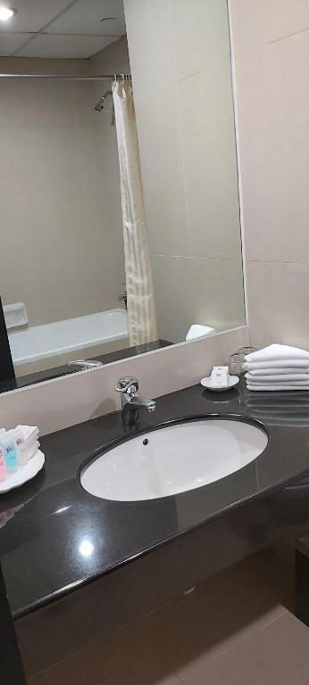 Двухместный (Двухместный номер «Премьер» с 1 кроватью) отеля Hotel Royal, Сингапур (город)