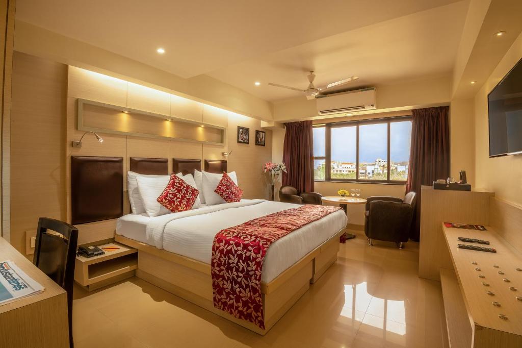 Двухместный (Двухместный номер «Премиум» с 1 кроватью или 2 отдельными кроватями) отеля Hotel Oriental Aster, Мумбай