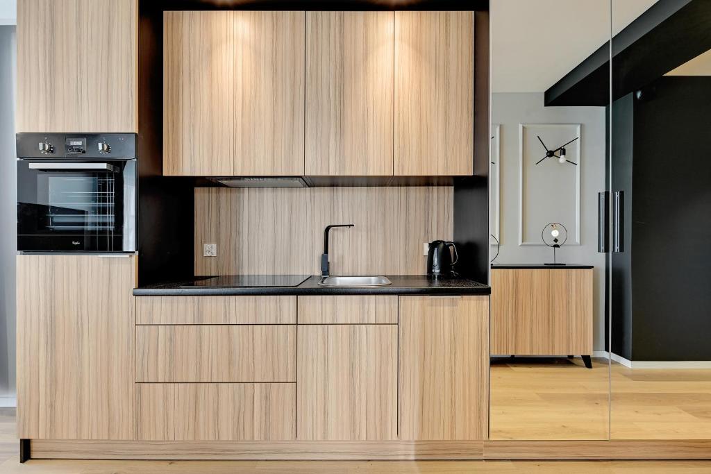 Апартаменты (Апартаменты «Комфорт» с 1 спальней и террасой (предоставляется парковка)), Angielska Grobla Apartinfo Apartments