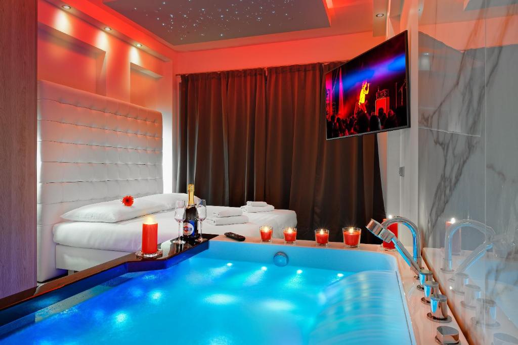 Двухместный (Номер Wellness с собственной гидромассажной ванной) отеля Aura Design & Garden Pool, Прага