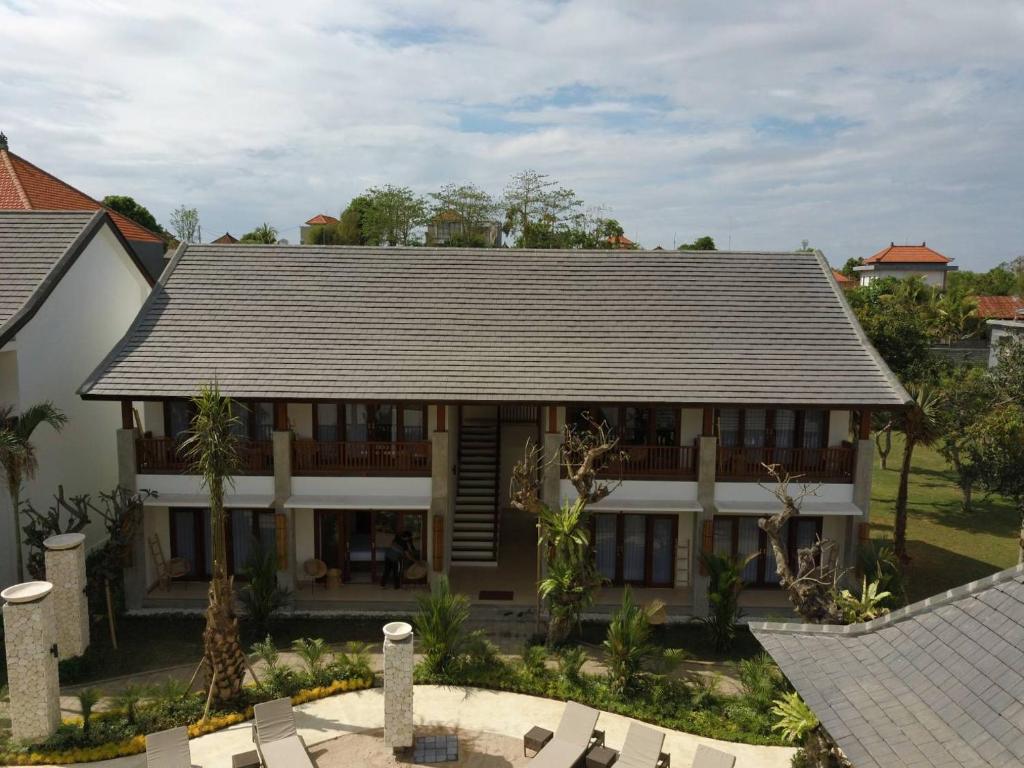 Двухместный (Стандартный двухместный номер с 1 кроватью и видом на бассейн и сад) отеля Ratan Hotel Uluwatu, Улувату