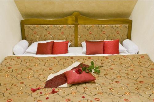 Двухместный (Улучшенный двухместный номер с 1 кроватью) отеля Amira Boutique Hotel Hévíz Wellness & Spa, Хевиз